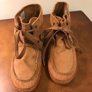 🥾 Rocket Dog Tie Boot